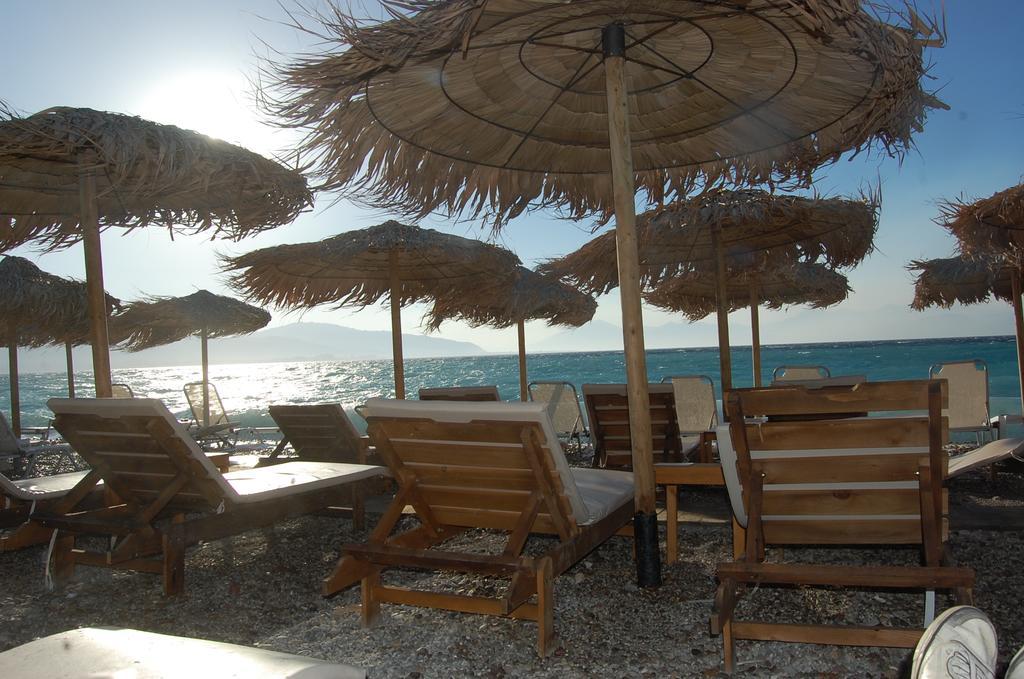 Spiti Ostria Villa Aigio Eksteriør billede
